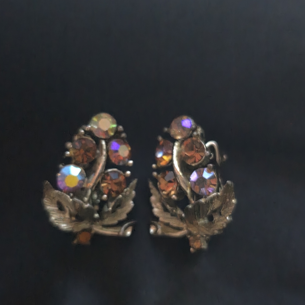 Vintage Lisner Silver & Pink Grape Leaves Crystal Cluster Clip-On Earrings 1in